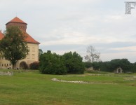 Внутри замка